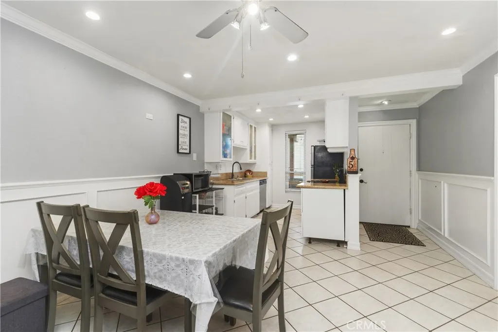 1000 W Macarthur Boulevard 18, Santa Ana, California 92707 home-pic-10