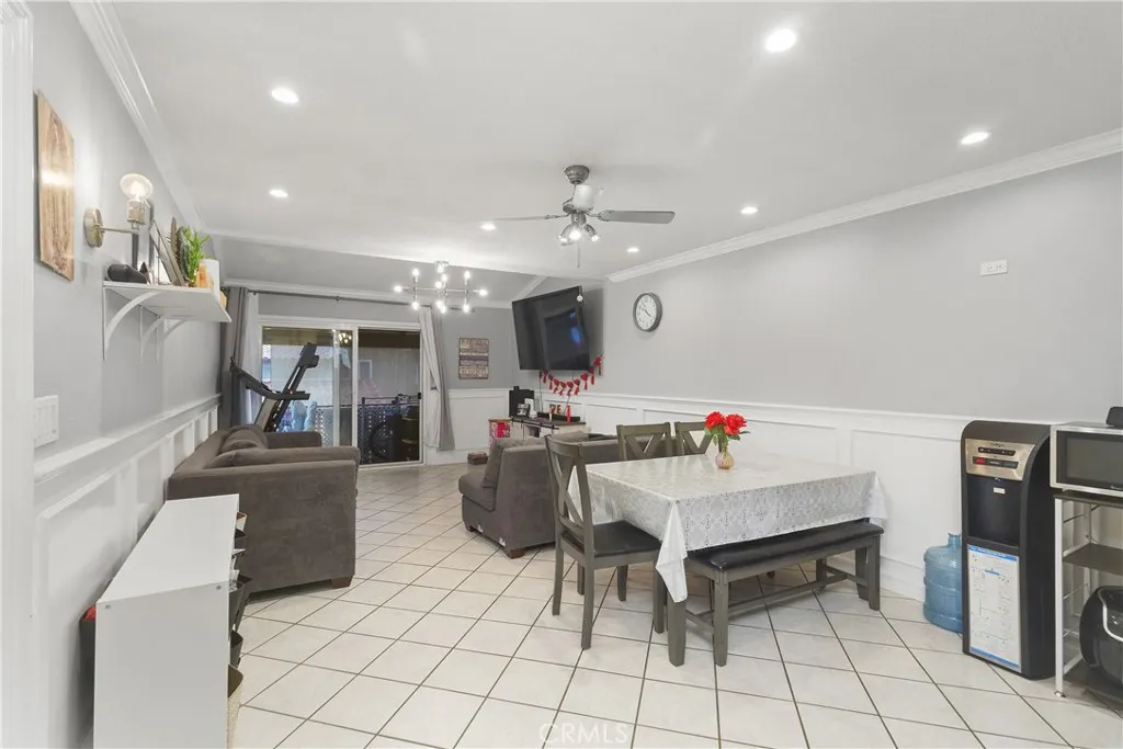 1000 W Macarthur Boulevard 18, Santa Ana, California 92707 home-pic-3