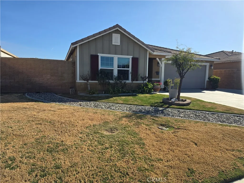 29032 Aubrey Cir, Winchester, California 92596 home-pic-1