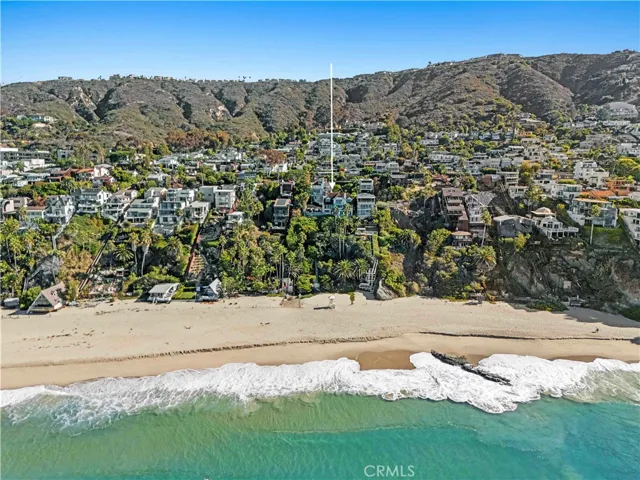 Ideally situated moments from fine and casual dining, art galleries, and the Montage Resort, it represents the pinnacle of coastal living.