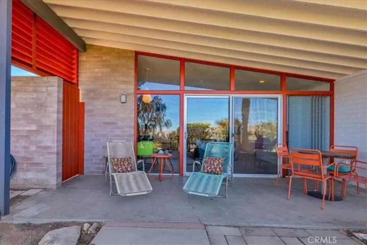VIEW DECK PATIO