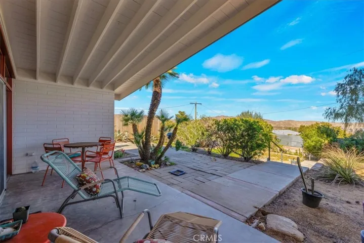 VIEW DECK PATIO