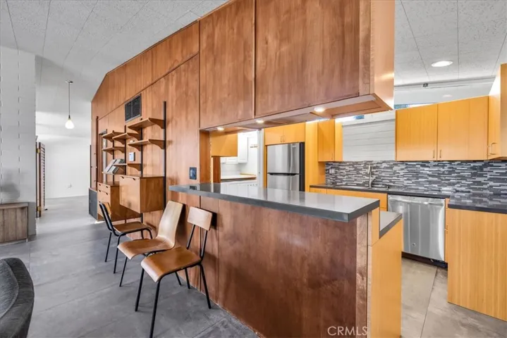 BREAKFAST BAR