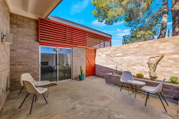PRIVATE PATIO
