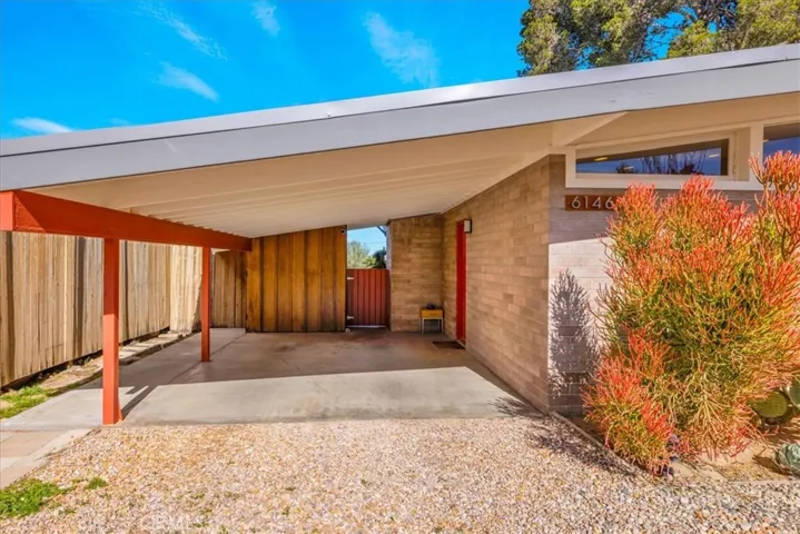 CARPORT