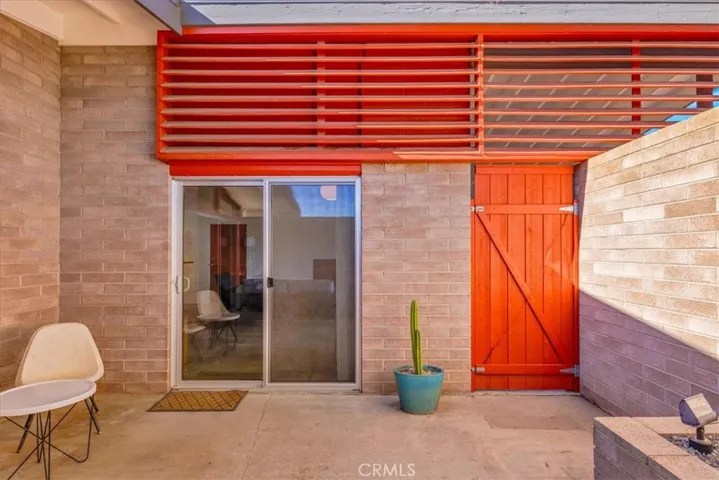 PRIVATE PATIO