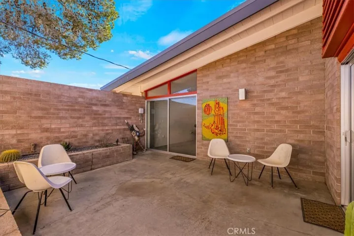 PRIVATE PATIO