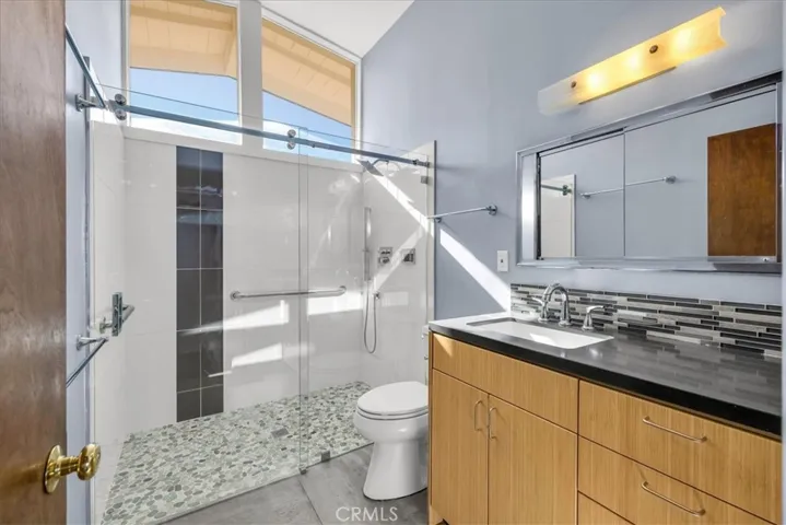 BATHROOM (SHOWER)