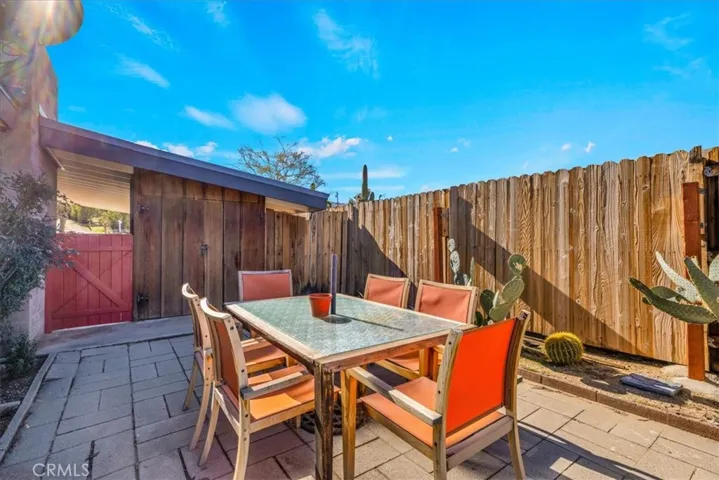 SIDE YARD DINE AREA