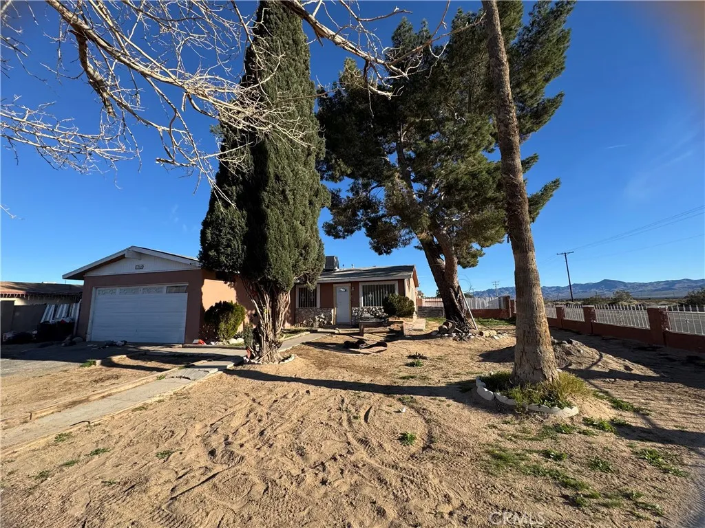 37869 Grandview Avenue, Yermo, California 92398 home-pic-2