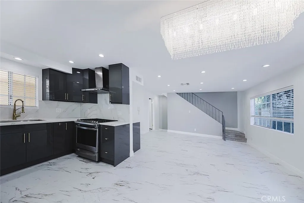 10274 Tujunga Canyon Boulevard 4, Tujunga, California 91042 home-pic-1