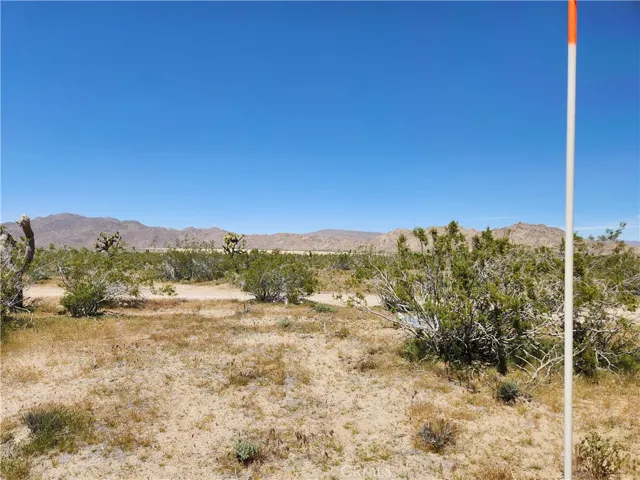 2 Ac Akron Road, Lucerne Valley, California 92356
