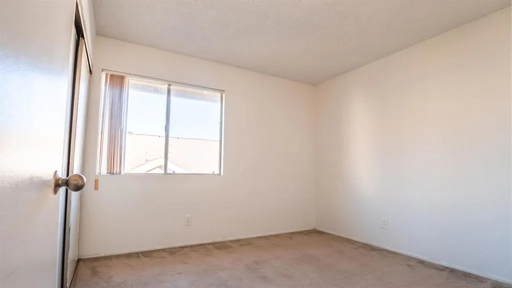 7483 Tooma St  home-pic-28