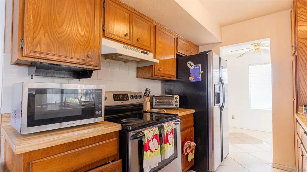 7483 Tooma St  home-pic-17