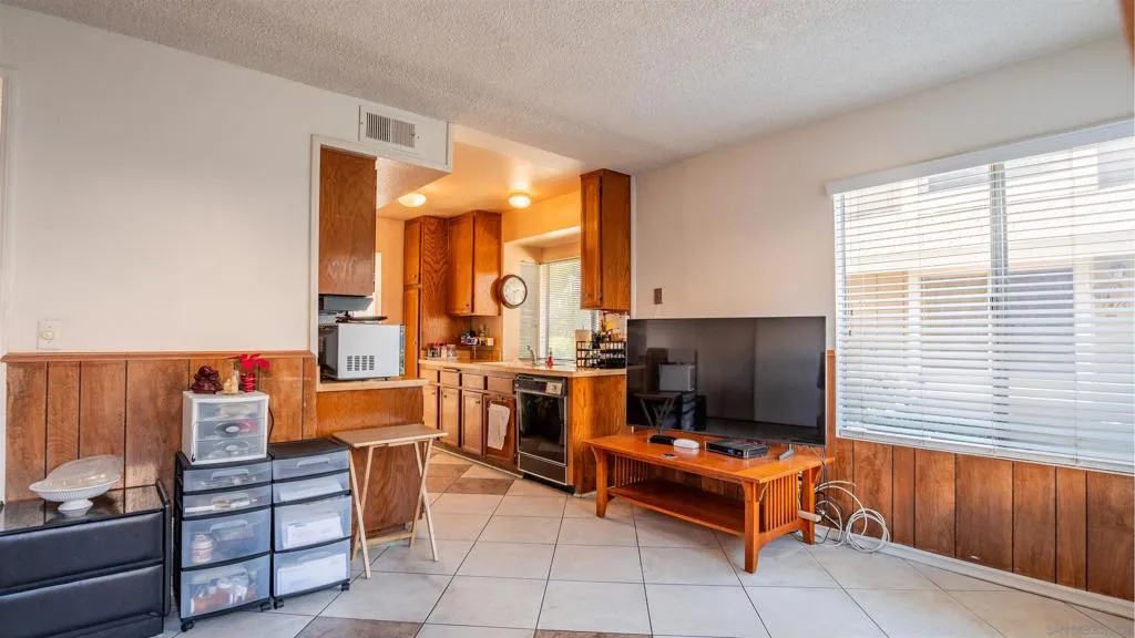 7483 Tooma St  home-pic-23
