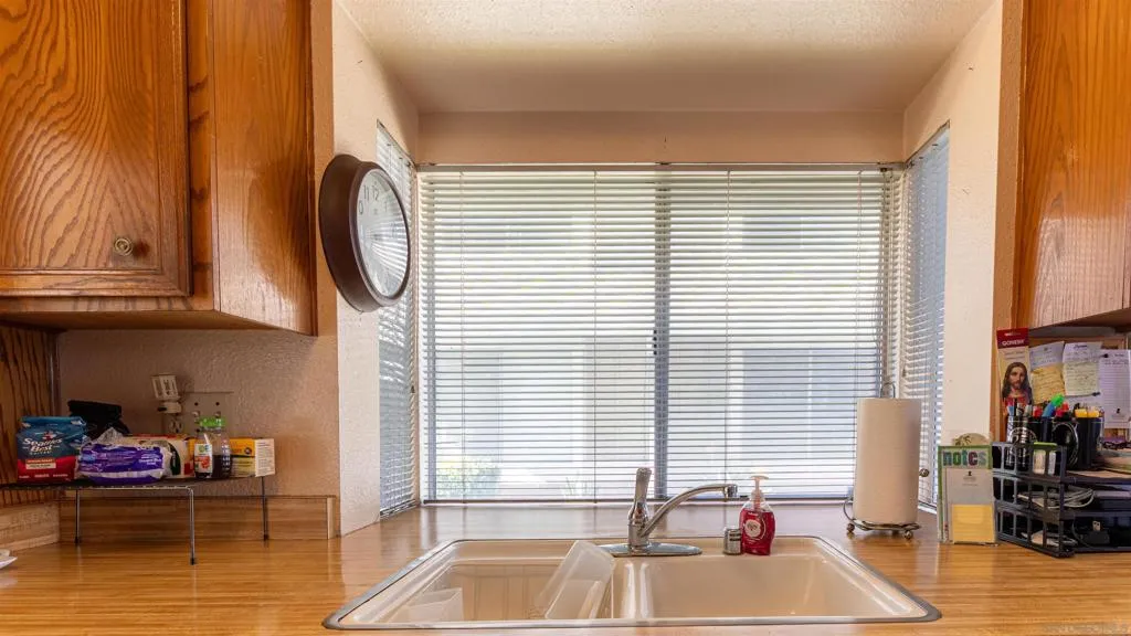 7483 Tooma St  home-pic-19