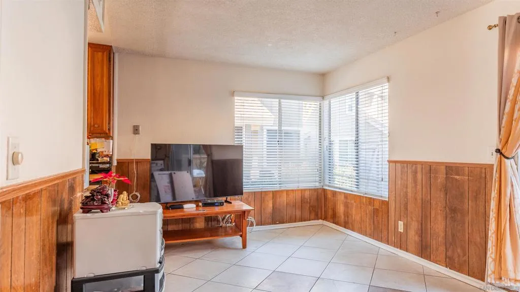 7483 Tooma St  home-pic-21