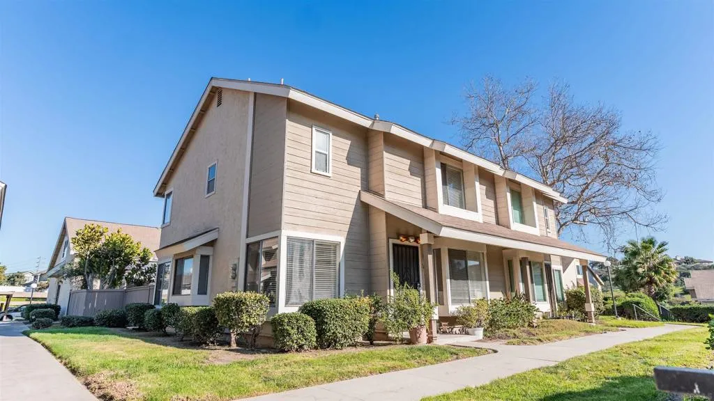 7483 Tooma St  home-pic-1