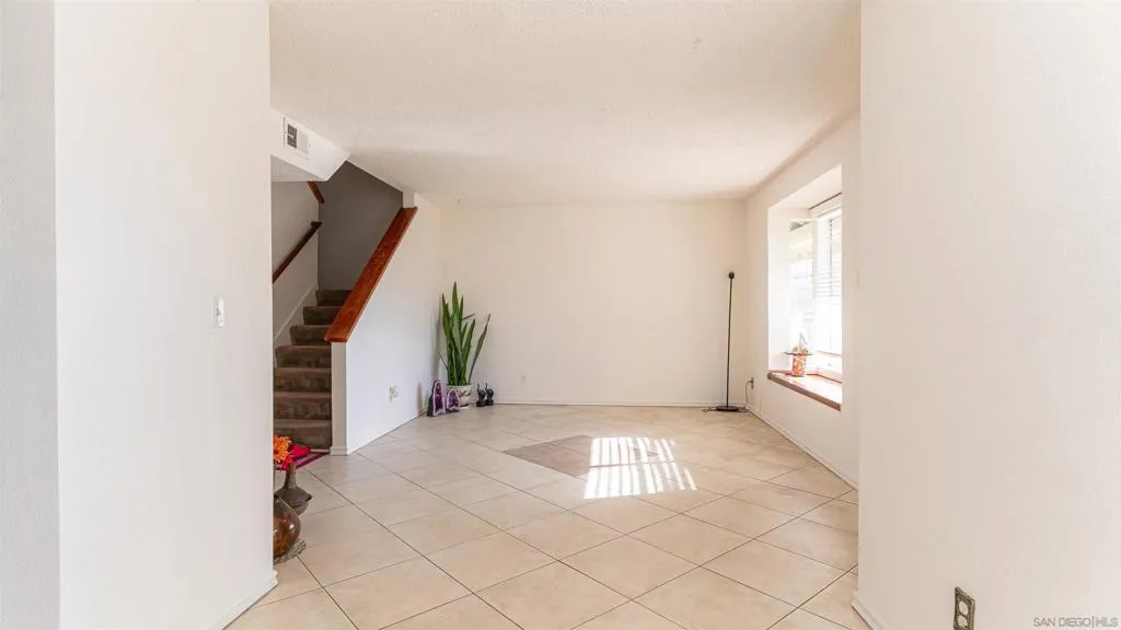 7483 Tooma St  home-pic-9