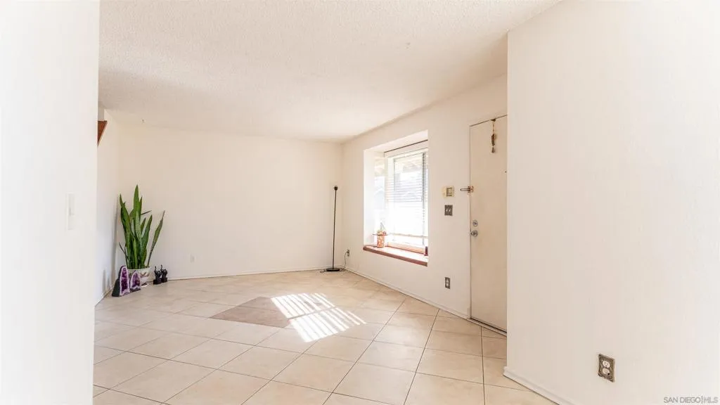 7483 Tooma St  home-pic-8