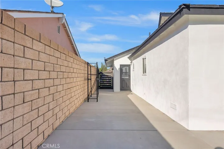2206 E Athens, Orange, California 92867