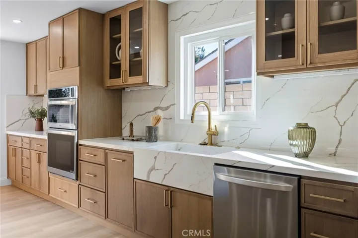 2206 E Athens, Orange, California 92867