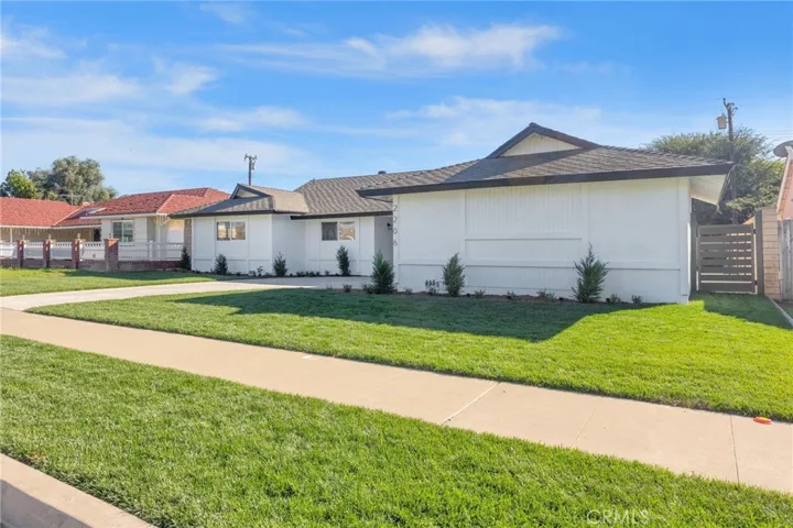 2206 E Athens, Orange, California 92867