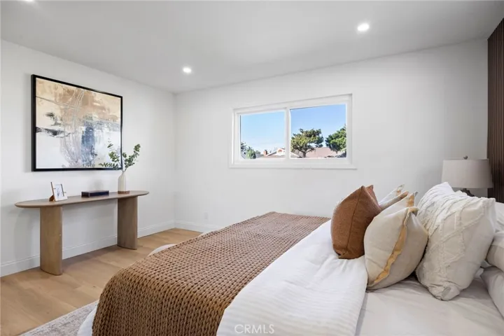 2206 E Athens, Orange, California 92867