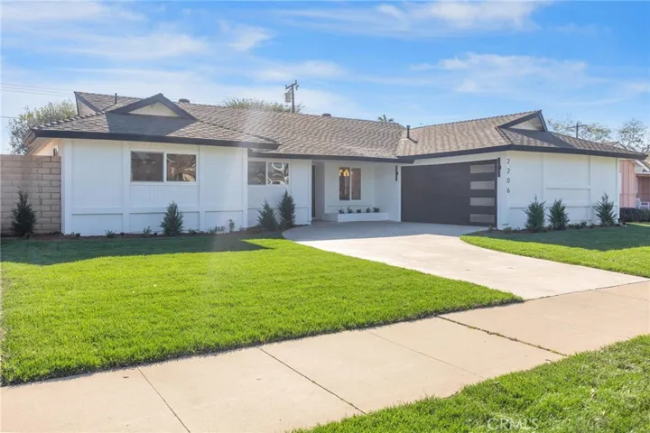 2206 E Athens, Orange, California 92867