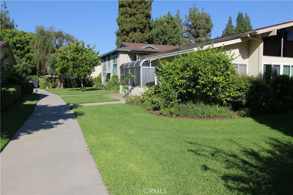 34 Calle Aragon A, Laguna Woods, California 92637 home-pic-1