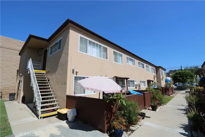 2341 Walnut, Signal Hill, California 90755