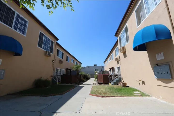 2341 Walnut, Signal Hill, California 90755