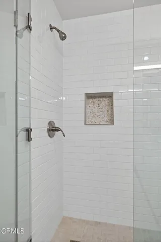 29-web-or-mls-UpmarketMedia-162WAlt-064