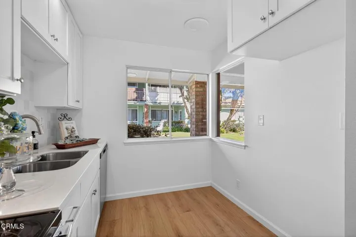 15-web-or-mls-UpmarketMedia-162WAlt-030