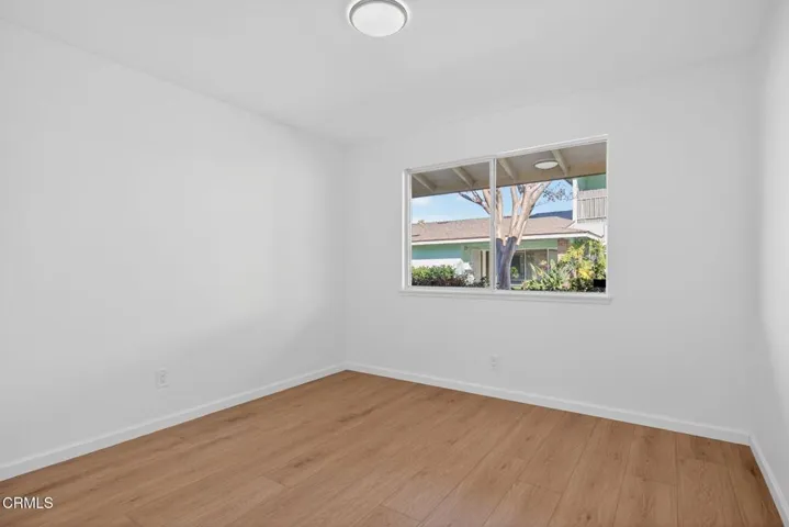 22-web-or-mls-UpmarketMedia-162WAlt-043