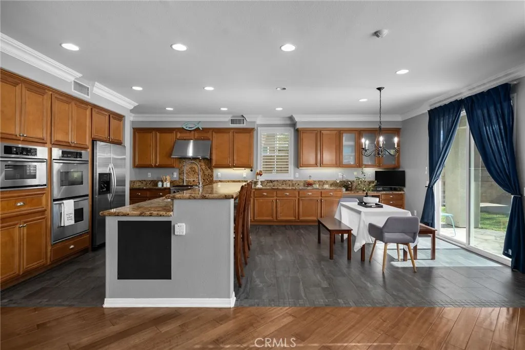 14175 Autumn Creek Court, Eastvale, California 92880 home-pic-17