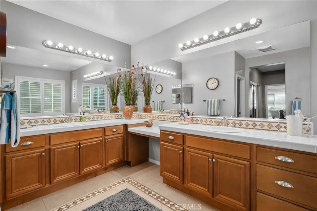 14175 Autumn Creek Court, Eastvale, California 92880 home-pic-35