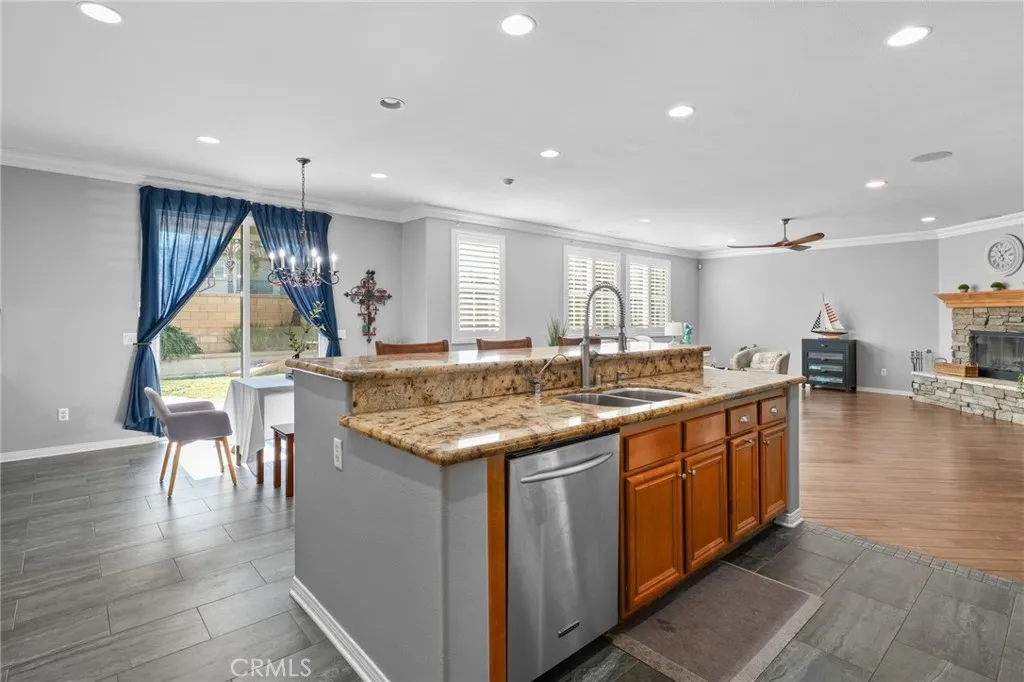 14175 Autumn Creek Court, Eastvale, California 92880 home-pic-21