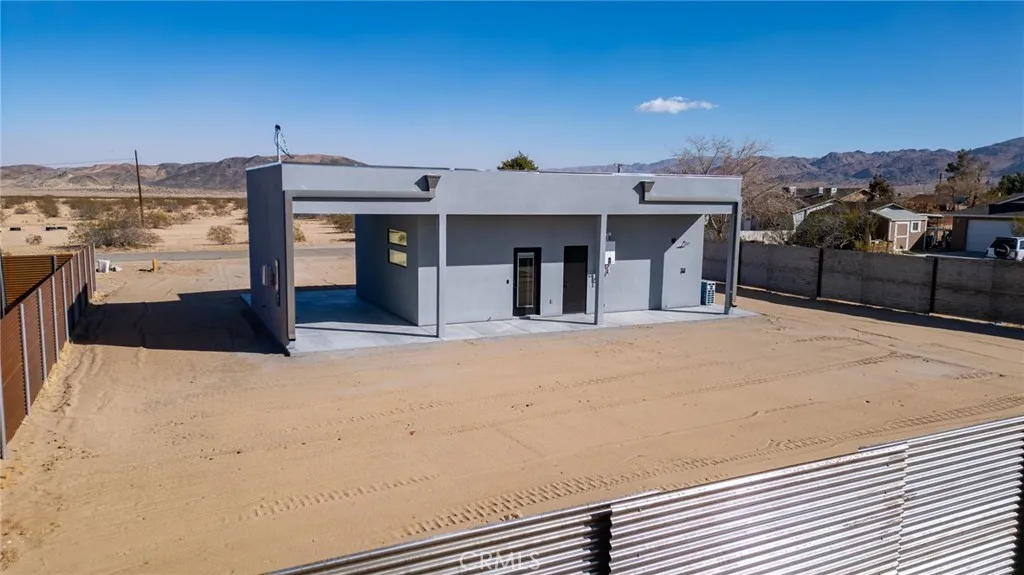 5090 1st E, Joshua Tree, California 92252 home-pic-12