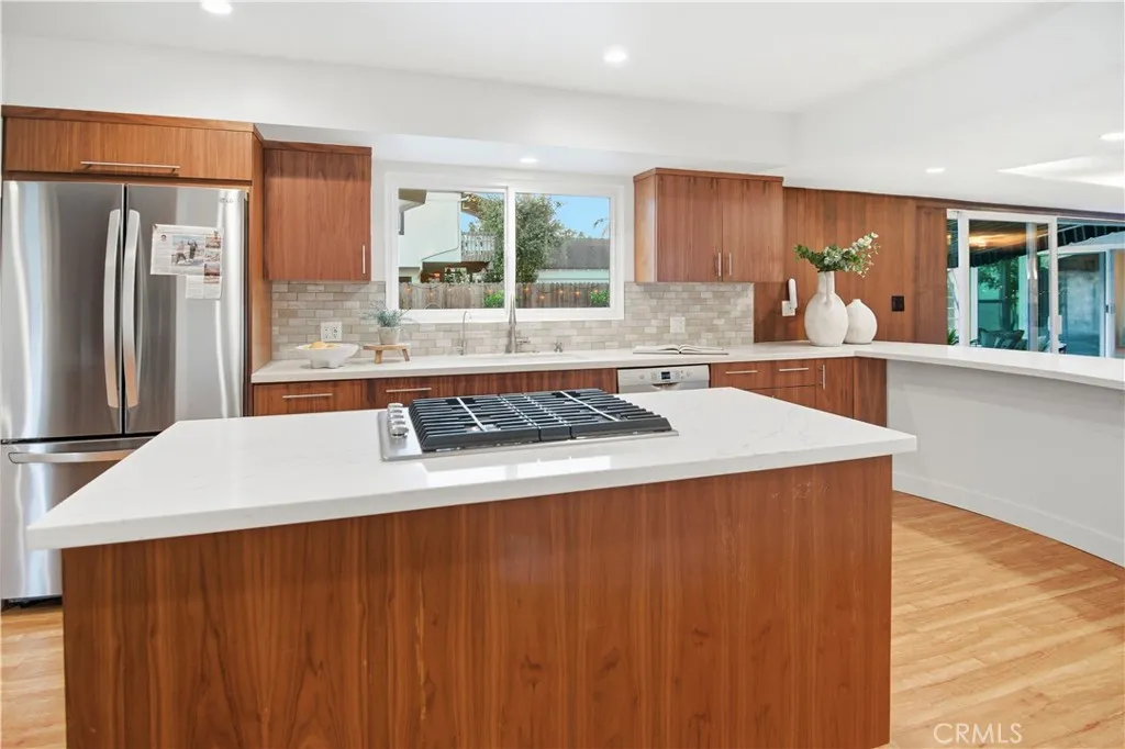 350 Pomona Avenue, Long Beach, California 90803 home-pic-6