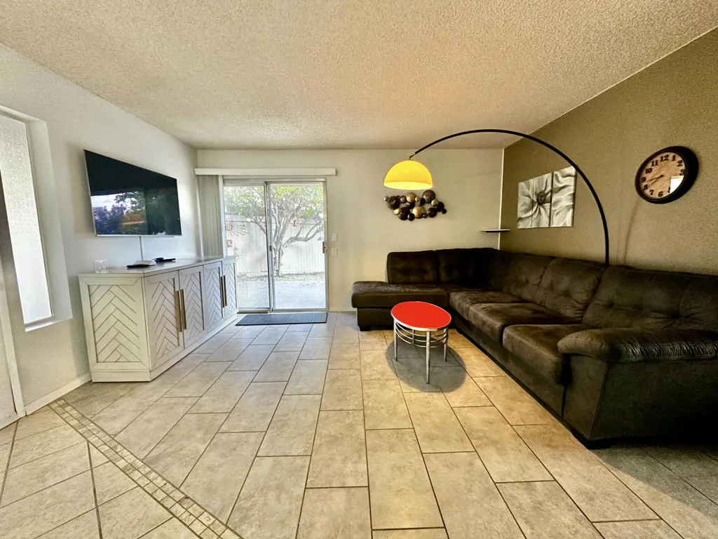 1679 Sunflower Court N, Palm Springs, California 92262 home-pic-17