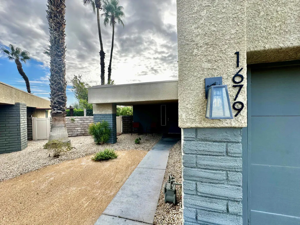 1679 Sunflower Court N, Palm Springs, California 92262 home-pic-2