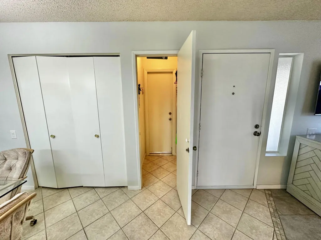 1679 Sunflower Court N, Palm Springs, California 92262 home-pic-19
