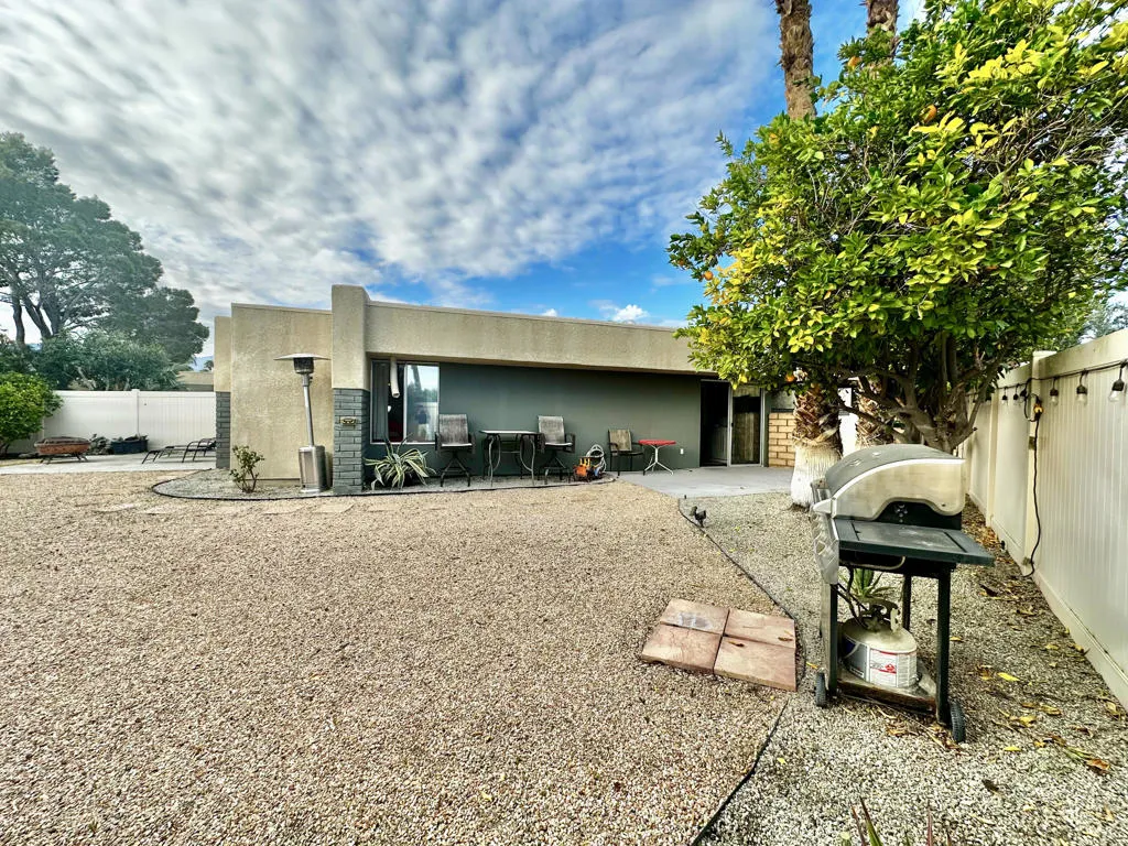 1679 Sunflower Court N, Palm Springs, California 92262 home-pic-41