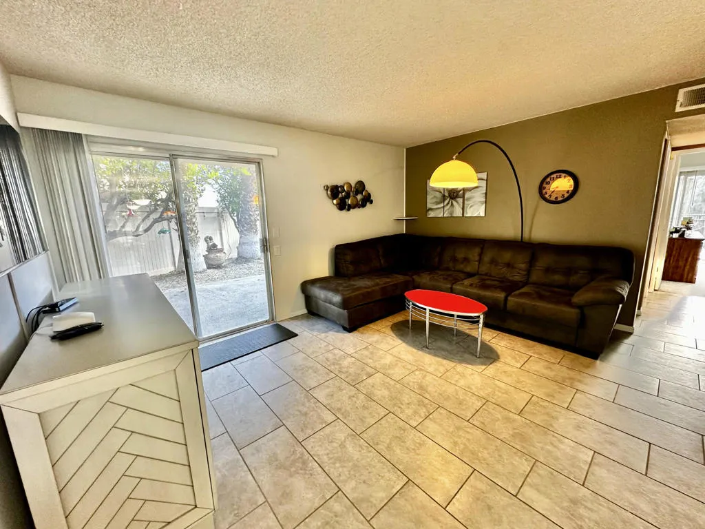 1679 Sunflower Court N, Palm Springs, California 92262 home-pic-16