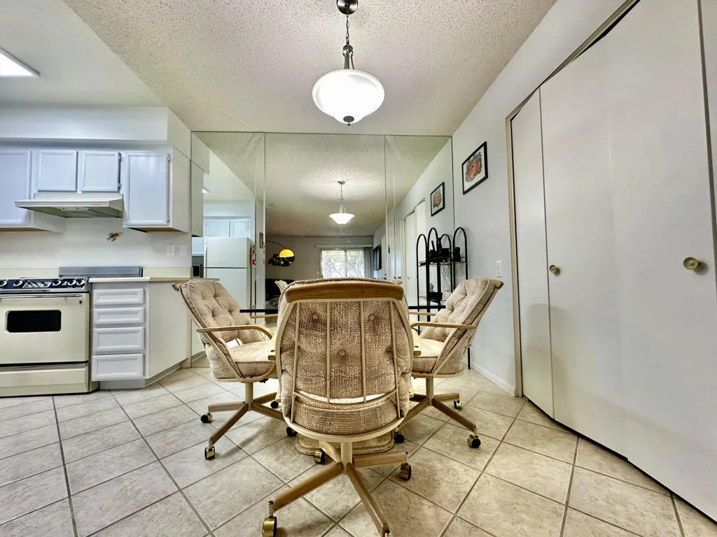 1679 Sunflower Court N, Palm Springs, California 92262 home-pic-6