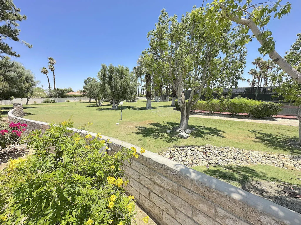 1679 Sunflower Court N, Palm Springs, California 92262 home-pic-55