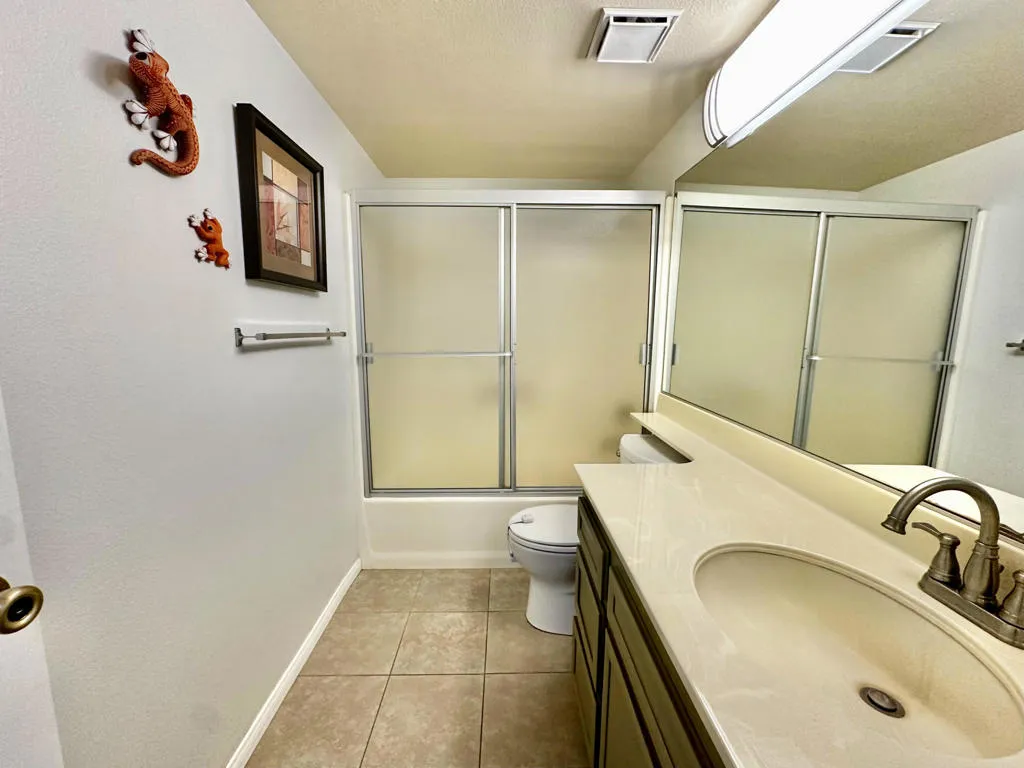 1679 Sunflower Court N, Palm Springs, California 92262 home-pic-25