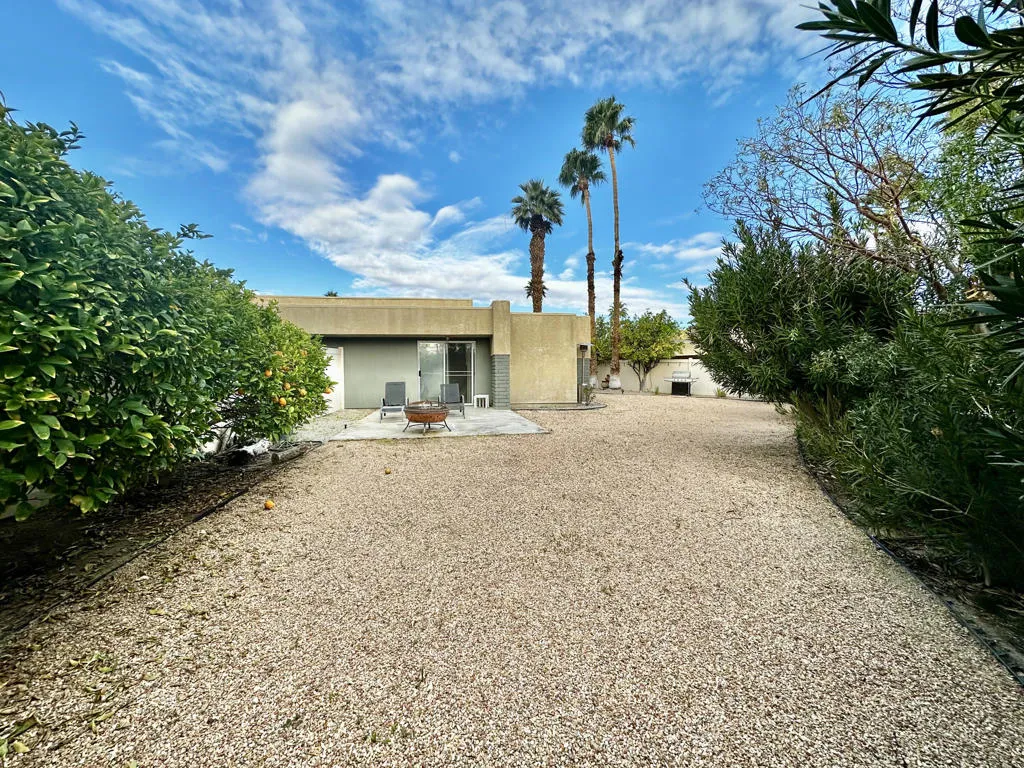 1679 Sunflower Court N, Palm Springs, California 92262 home-pic-46