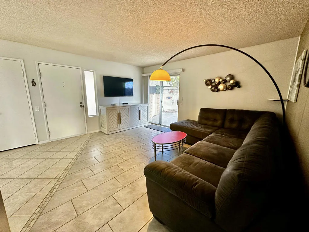1679 Sunflower Court N, Palm Springs, California 92262 home-pic-18